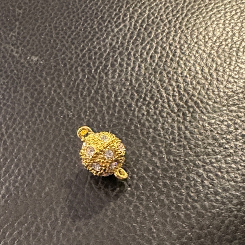 Gold Plated Simulated Diamond Magnetic Clasp - Picture 6 of 8